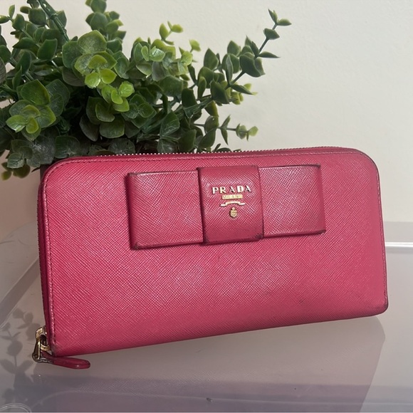 Prada Saffiano Pink Leather Bow Zipper Wallet - Picture 3 of 13